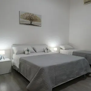 https://martins-apartament.sicilyhotelsitaly.net